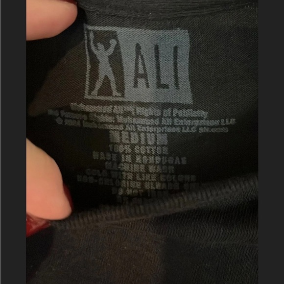 NWT medium Muhammad Ali t shirt stretchy TS15 - Picture 3 of 3